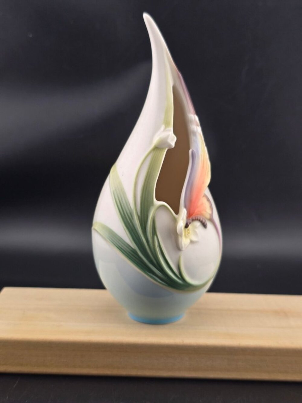 Franz Collection Papillon Butterfly Porcelain Vase Decorative Accent FZ00888 - Picture 3 of 13